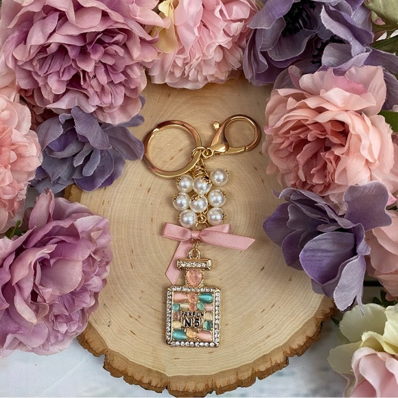 Chic Crystal Gemstone Perfume Bottle Keychain Charm - Picture 3 of 10